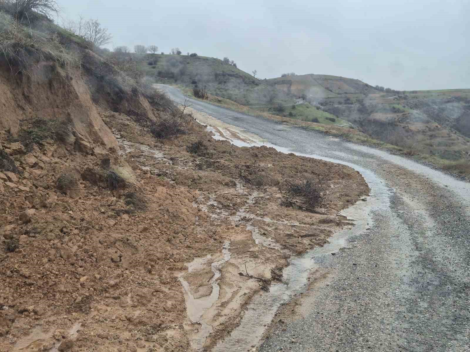 Siirt’te yağış sonrası yoğun mesai