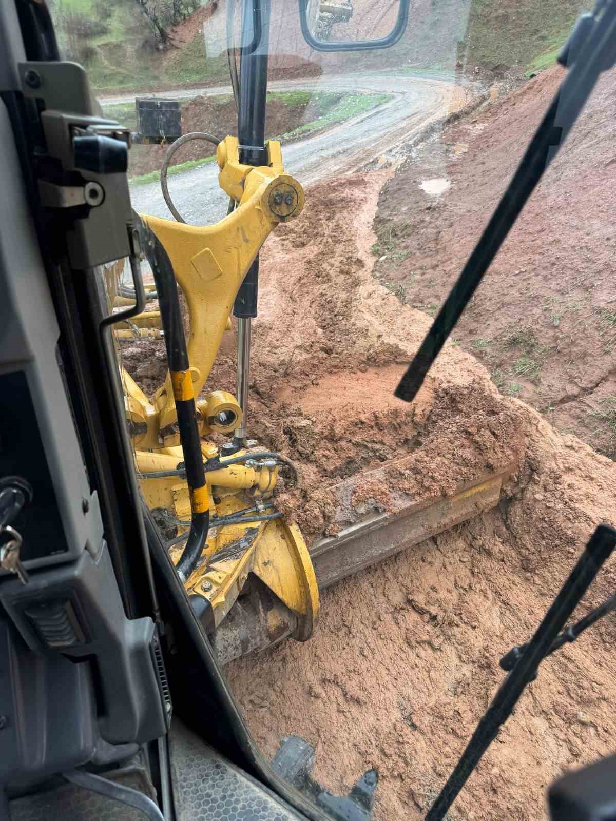 Siirt’te yağış sonrası yoğun mesai