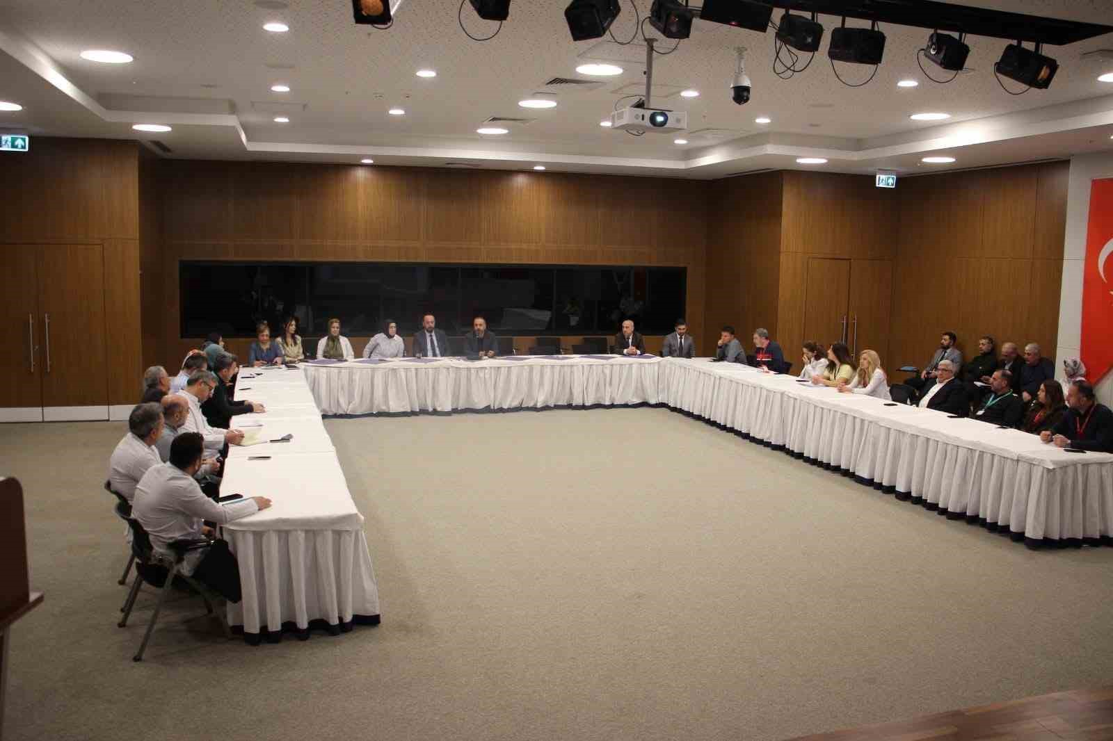 Fethi Sekin Şehir Hastanesi&rsquo;nde &ccedil;alışanların memnuniyeti ele alındı
