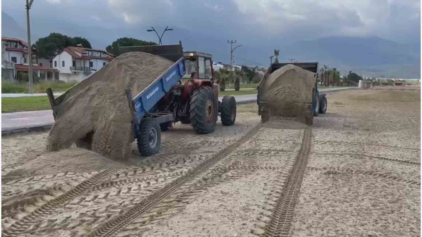 Kuşadası&rsquo;nın d&uuml;nyaca &uuml;nl&uuml; plajları turizm sezonuna hazırlanıyor
