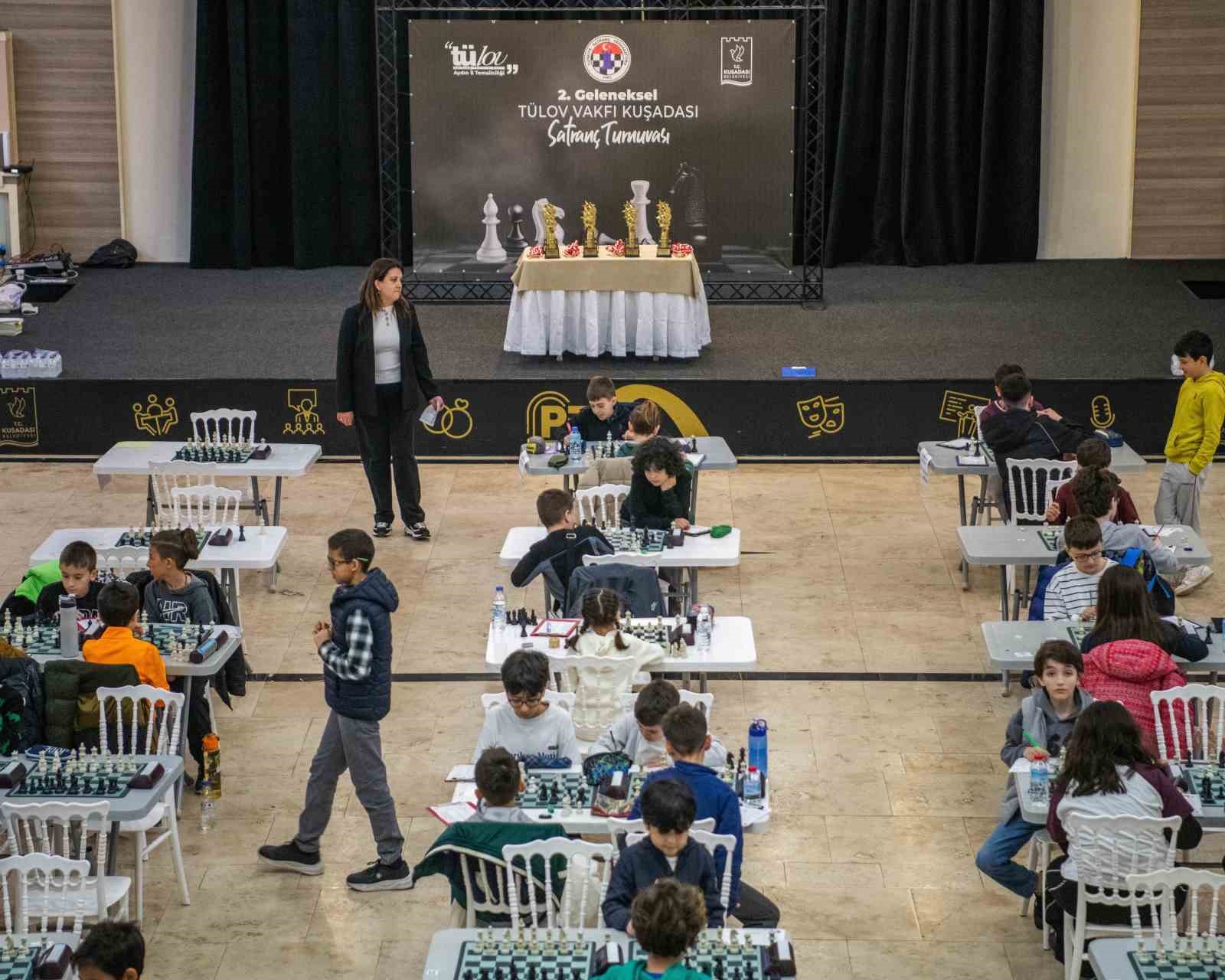 Kuşadası’nda satranç turnuvası heyecanı