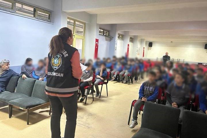 Erzincan&rsquo;da &ouml;ğrencilere g&uuml;venlik eğitimi verildi
