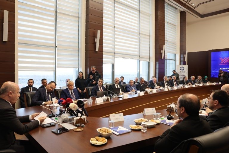 B&ouml;lgesel kalkınmada akademik g&uuml;&ccedil; birliği: &Uuml;NİDAP 8. d&ouml;nem toplantısı Erzurum&rsquo;da ger&ccedil;ekleştirildi
