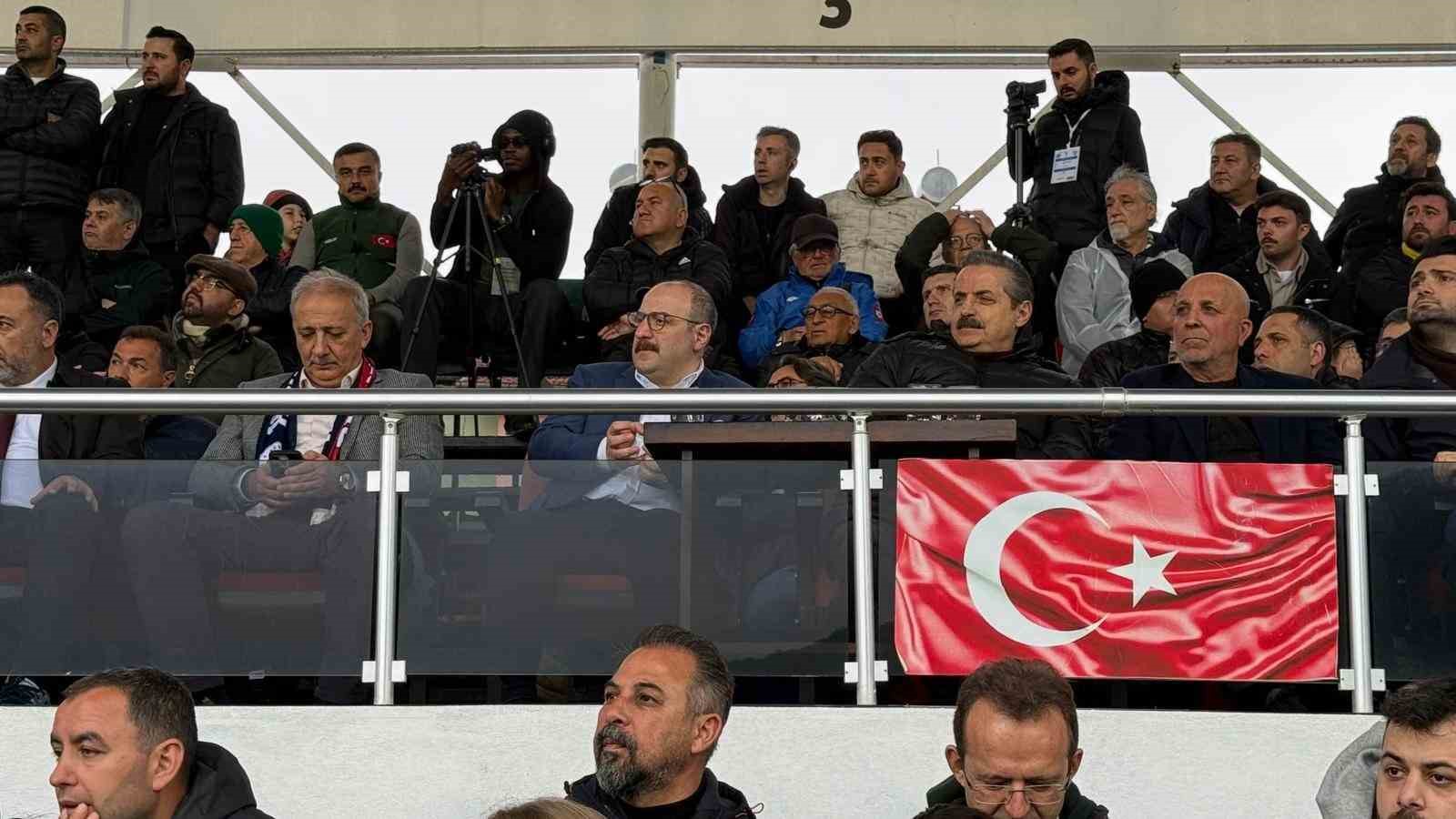 Şampiyonluk yolunda kritik randevu: Varank ve Çelik tribünde