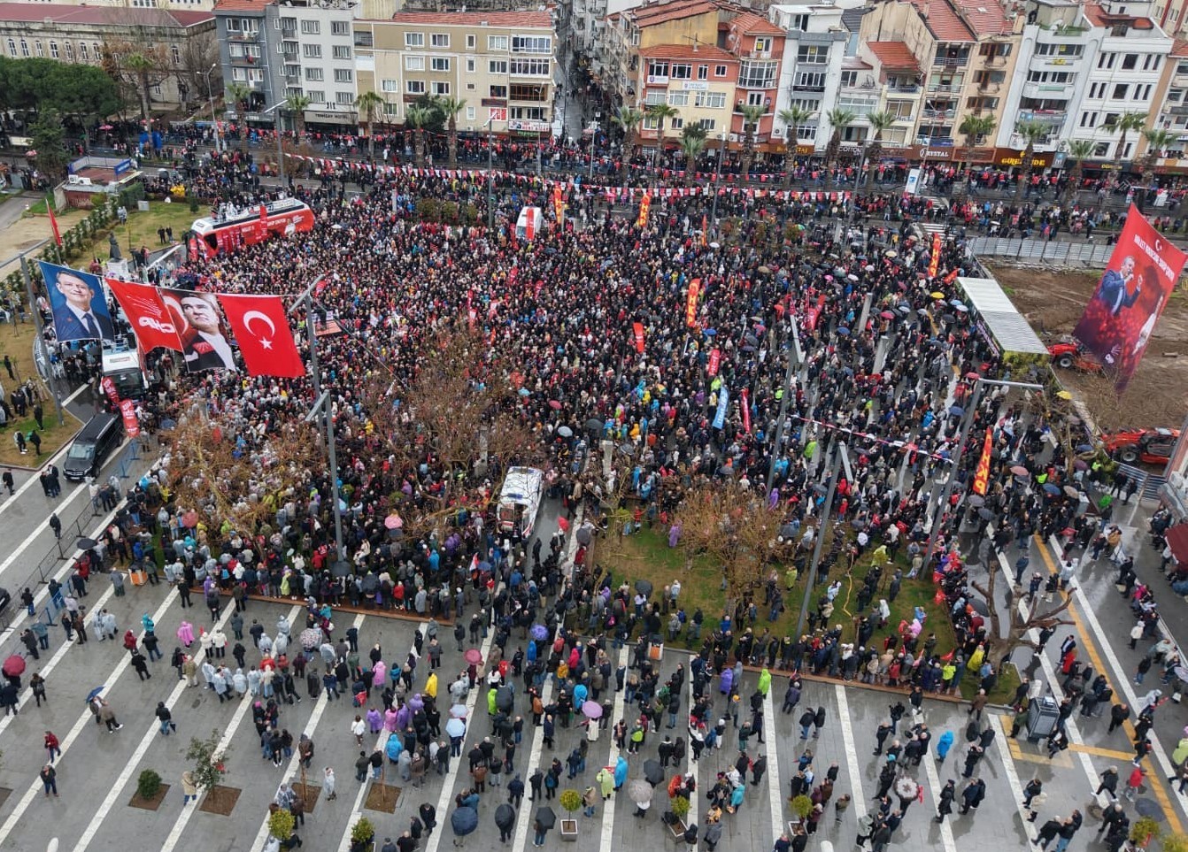CHP Genel Başkanı Özel: "Ben milletimden utandım o görüntüler adına. Ben özür diyorum milletimden"