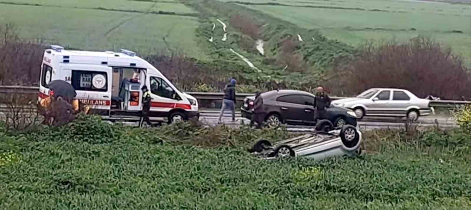 Kontrolden &ccedil;ıkan otomobil ters d&ouml;nd&uuml;: 1 yaralı
