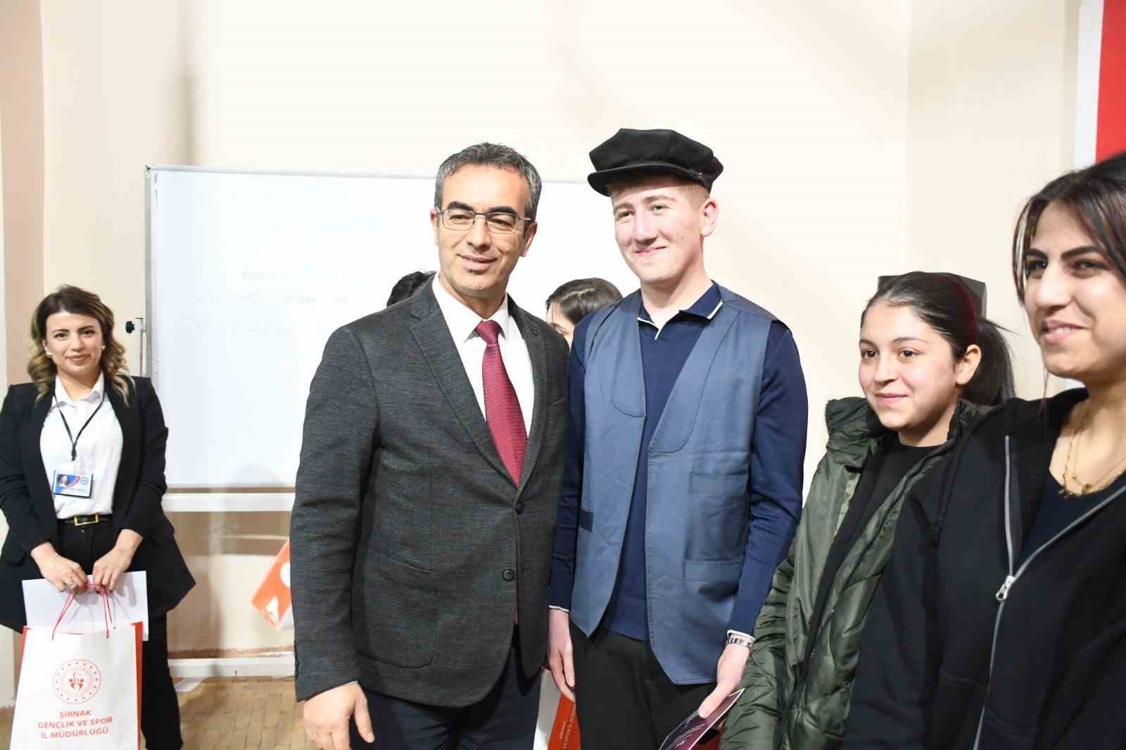 Şırnak’ta genç yetenekler tiyatro il finalinde sahne aldı