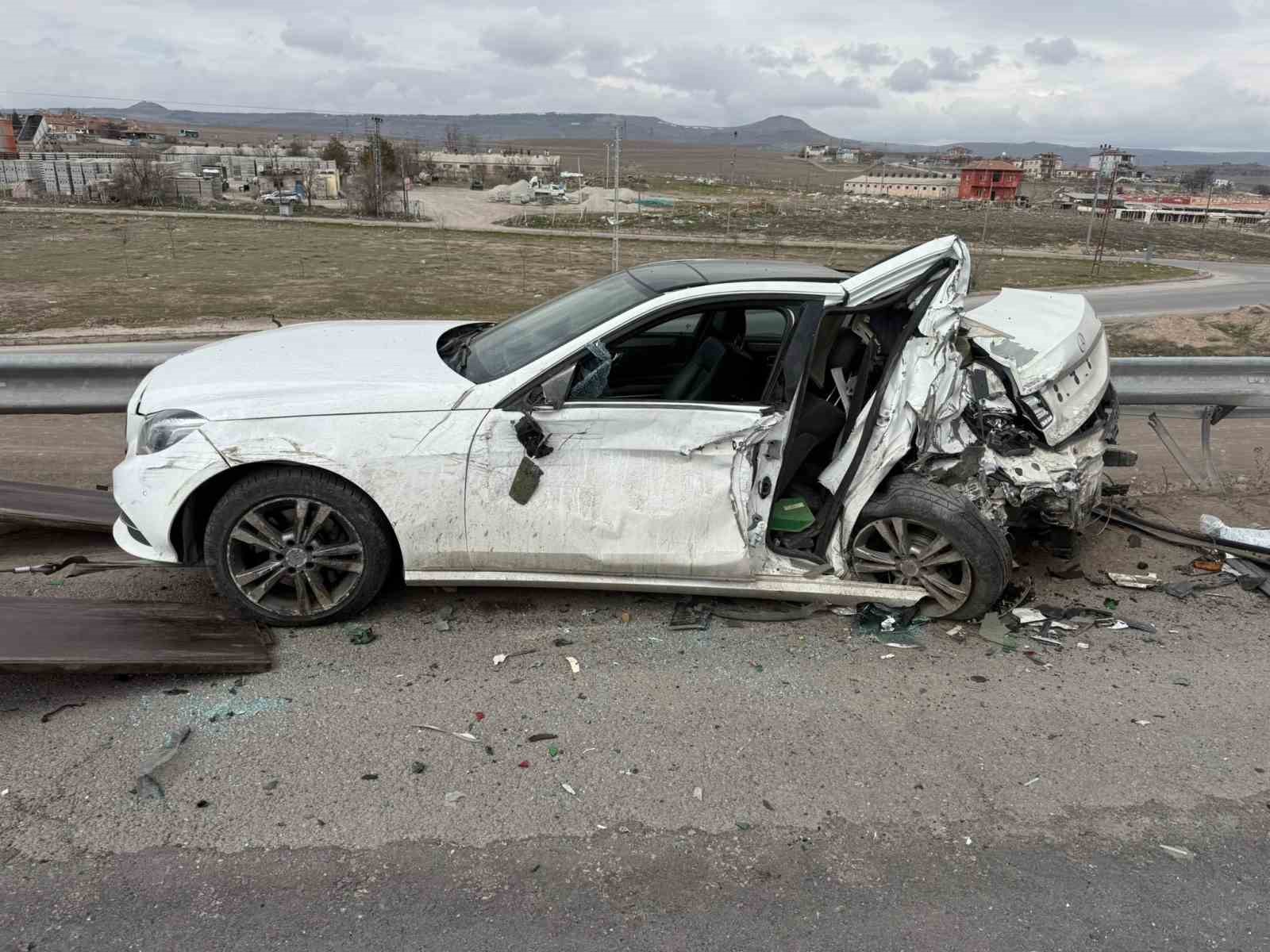 MHP eski milletvekilinin oğlunun yaralandığı kaza kamerada