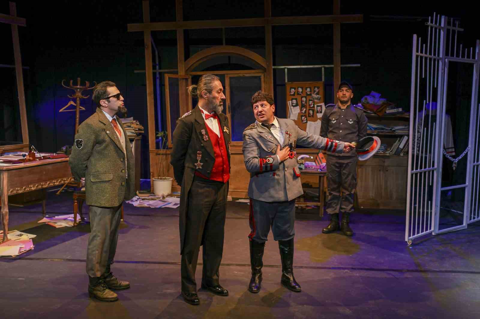 AŞT Dünya Tiyatro Günü’nü üç ayrı sahnede üç farklı oyunda kutladı