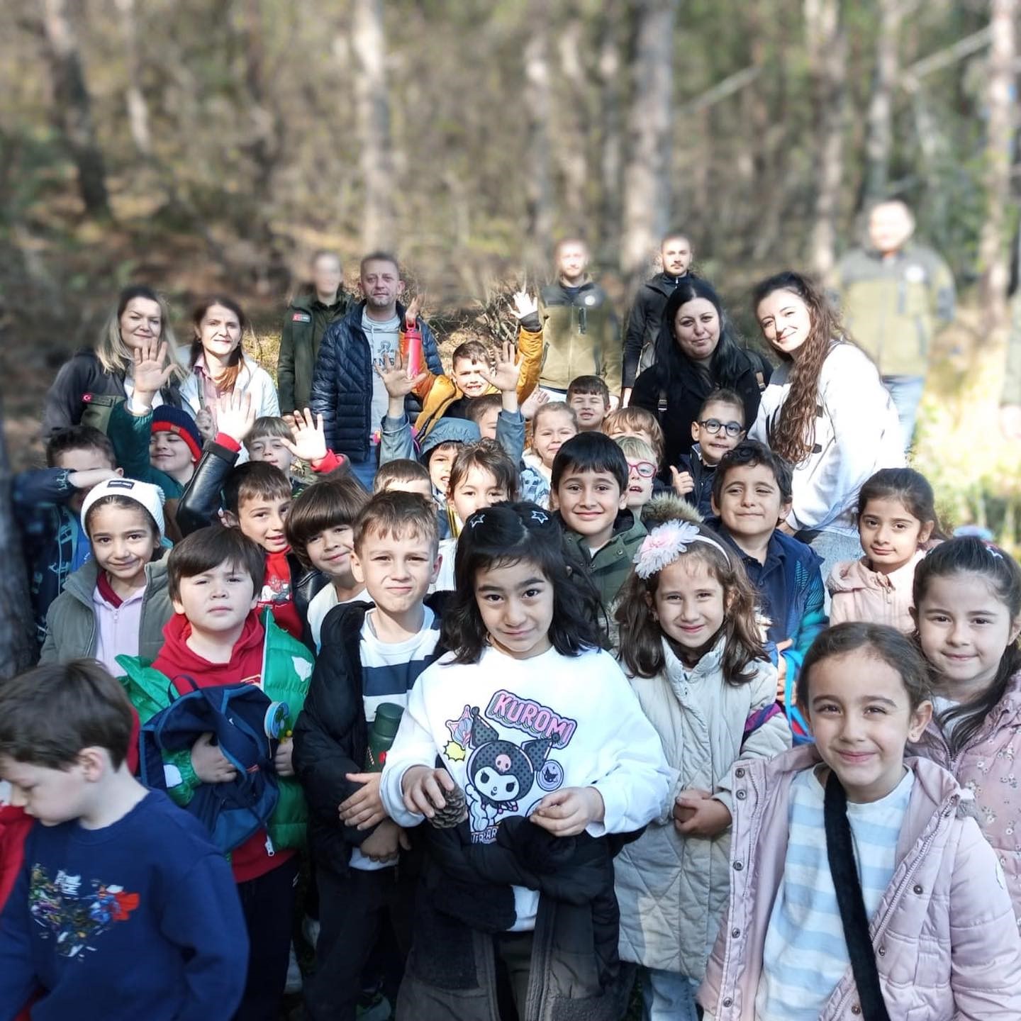 Edremitli &ouml;ğrenciler Kazdağları Bal Ormanına fidan dikti
