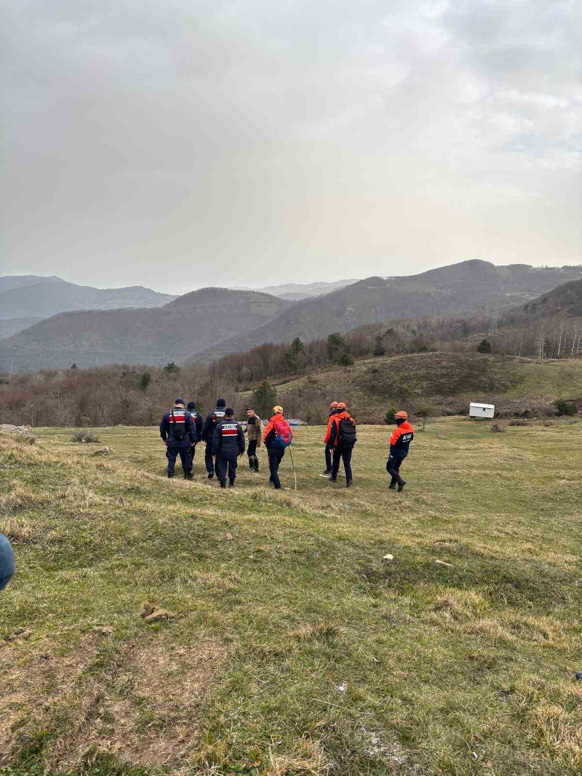 Kendisinden haber alınamayan 75 yaşındaki adam didik didik aranıyor