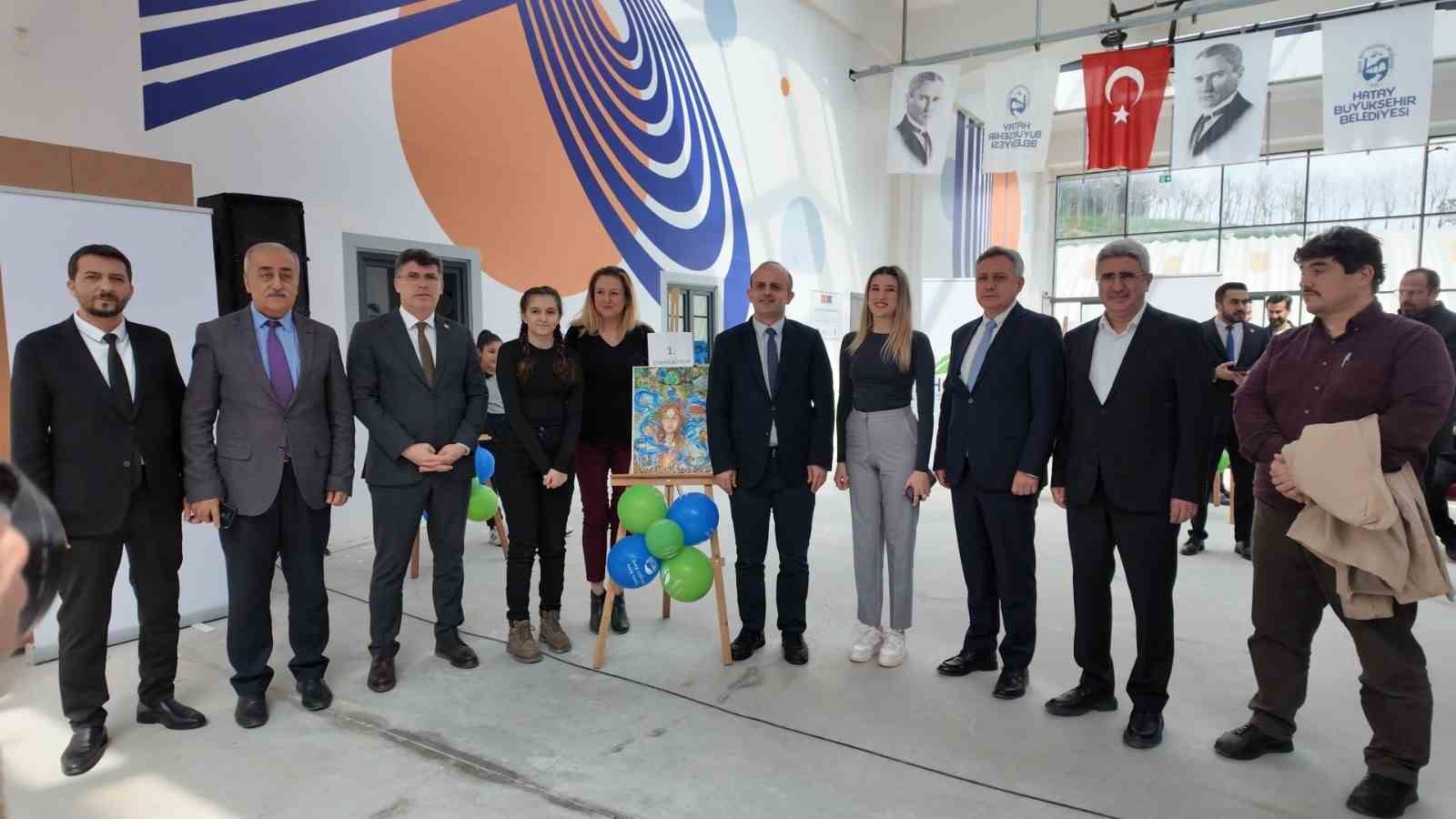 Hatay’da küçük ressamlar tuvallerinde suyu anlattı