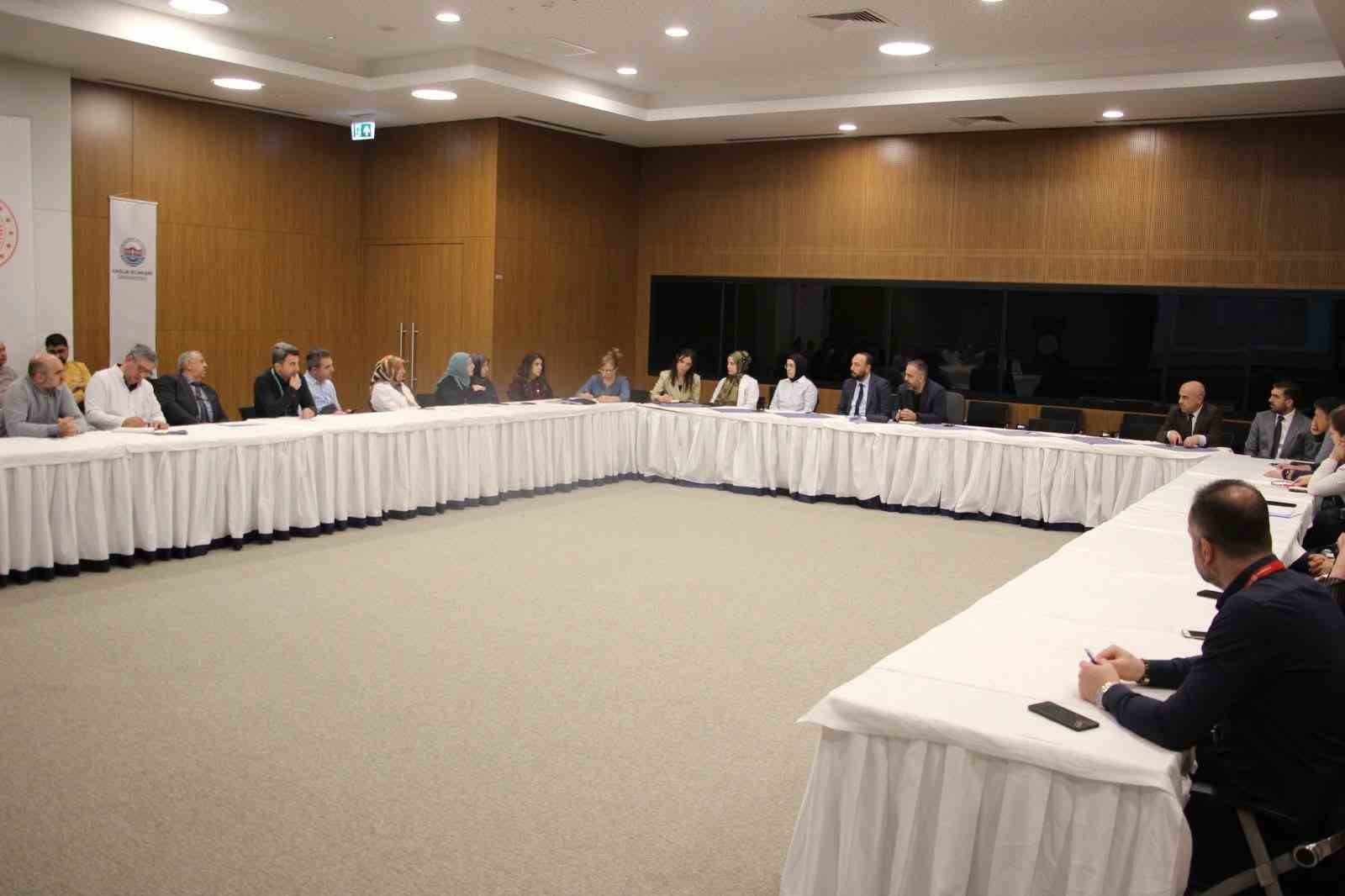 Fethi Sekin Şehir Hastanesi’nde çalışanların memnuniyeti ele alındı