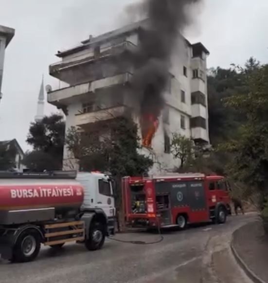 Mudanya&rsquo;da apartmanda yangın paniği
