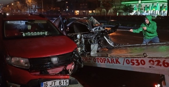 Bursa&rsquo;da zincirleme kaza: 3 yaralı
