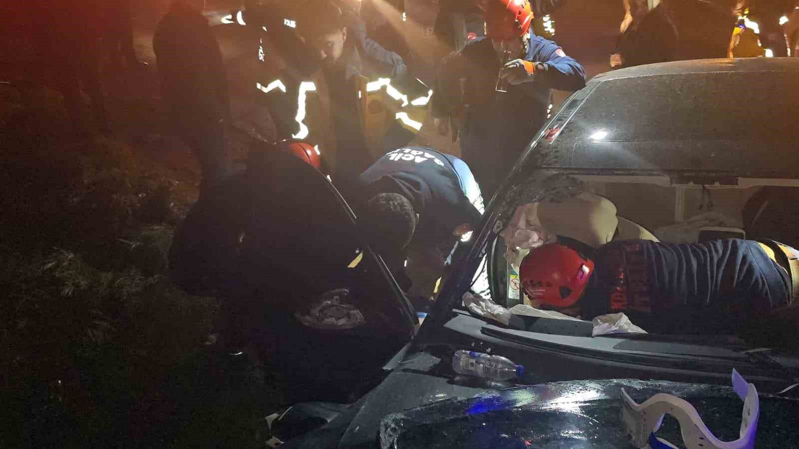 Doğum g&uuml;n&uuml; d&ouml;n&uuml;ş&uuml; kaza: 3 yaralı
