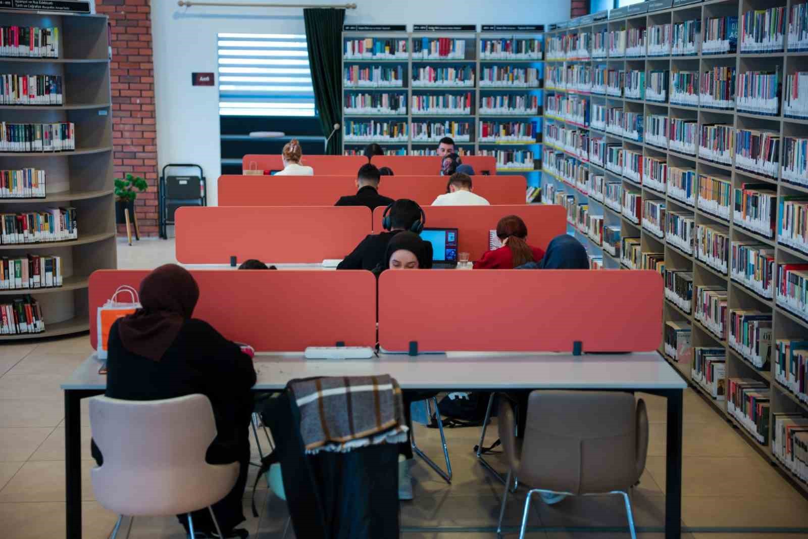 Roman Kahramanları İzmit sokaklarına inecek
