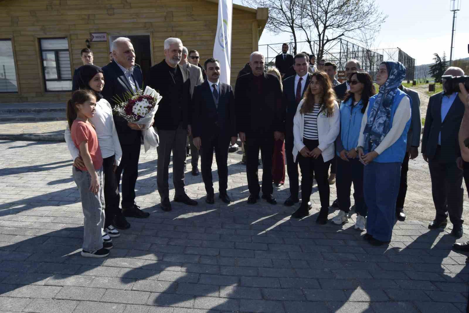 Vali Zorluoğlu, Dicle’de gençlerle buluştu