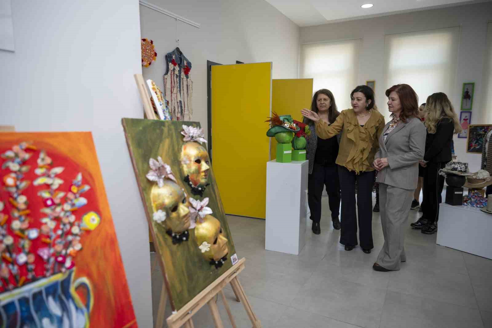 Minik yetenekler sahne aldı, bahar şenliği renkli ge&ccedil;ti
