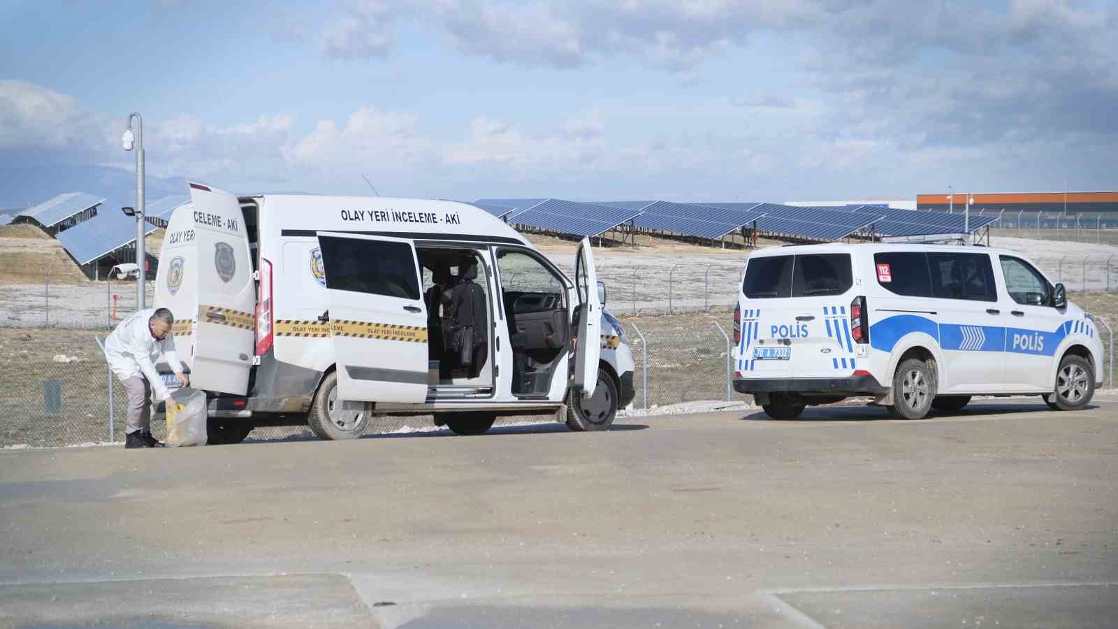 GES santralindeki idari binanın &ccedil;atısında &ccedil;ıkan yangın s&ouml;nd&uuml;r&uuml;ld&uuml;
