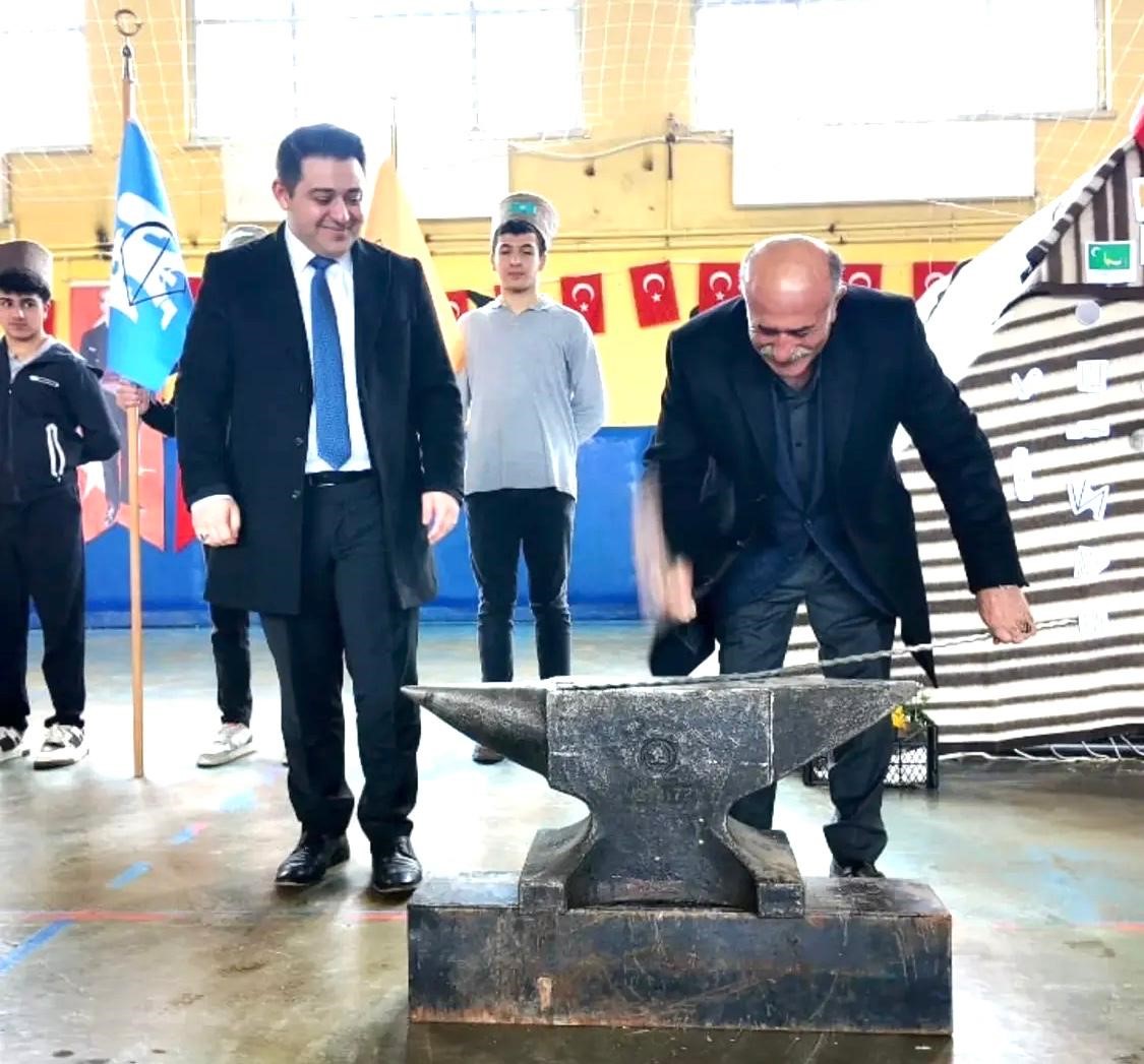 Şenkaya&rsquo;da &lsquo;T&uuml;rk d&uuml;nyası ve toplulukları&rsquo; haftası kutlandı
