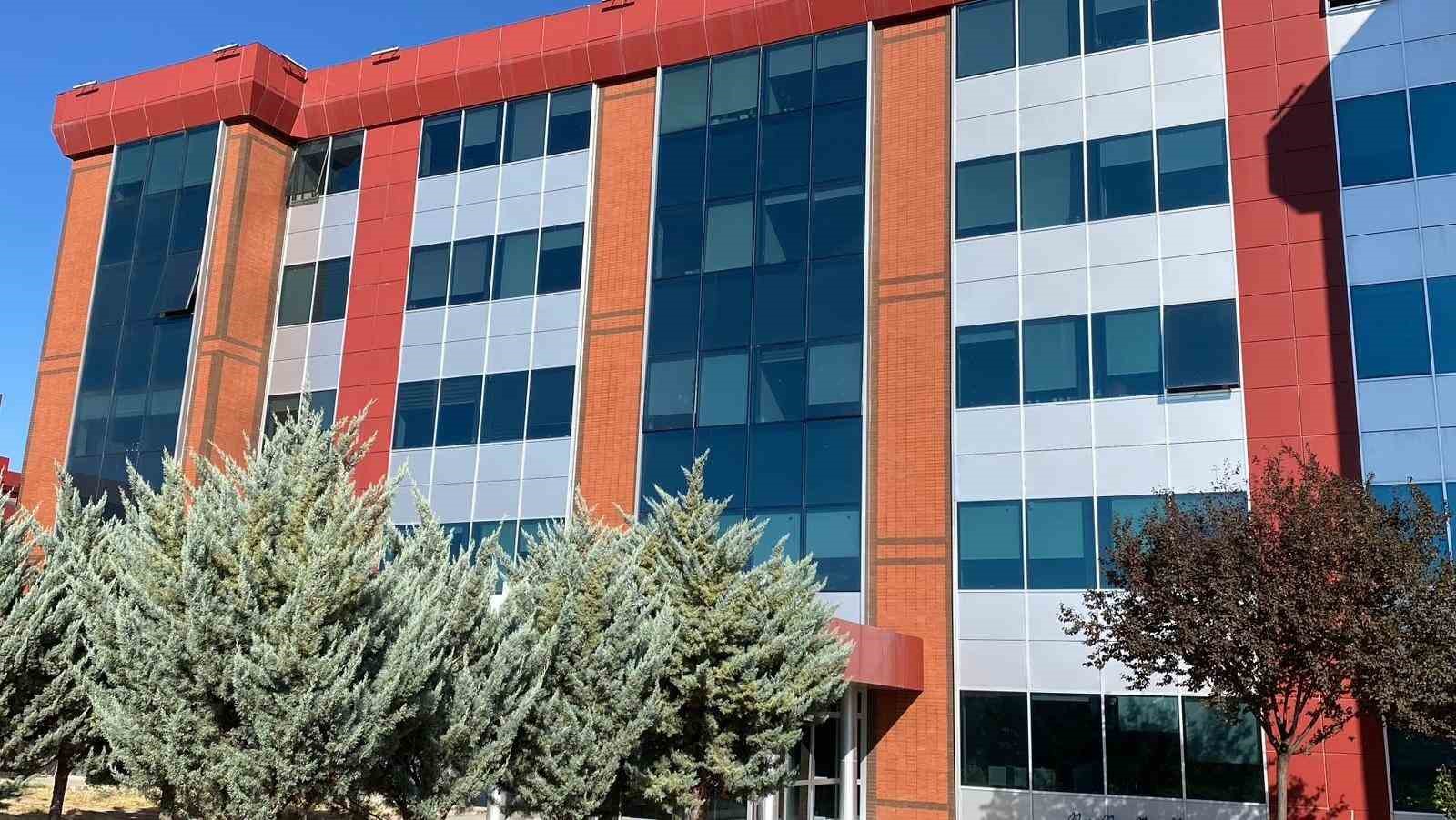 Burdur Mehmet Akif Ersoy Üniversitesi’nde taciz içerikli mesajlara meslekten ihraç