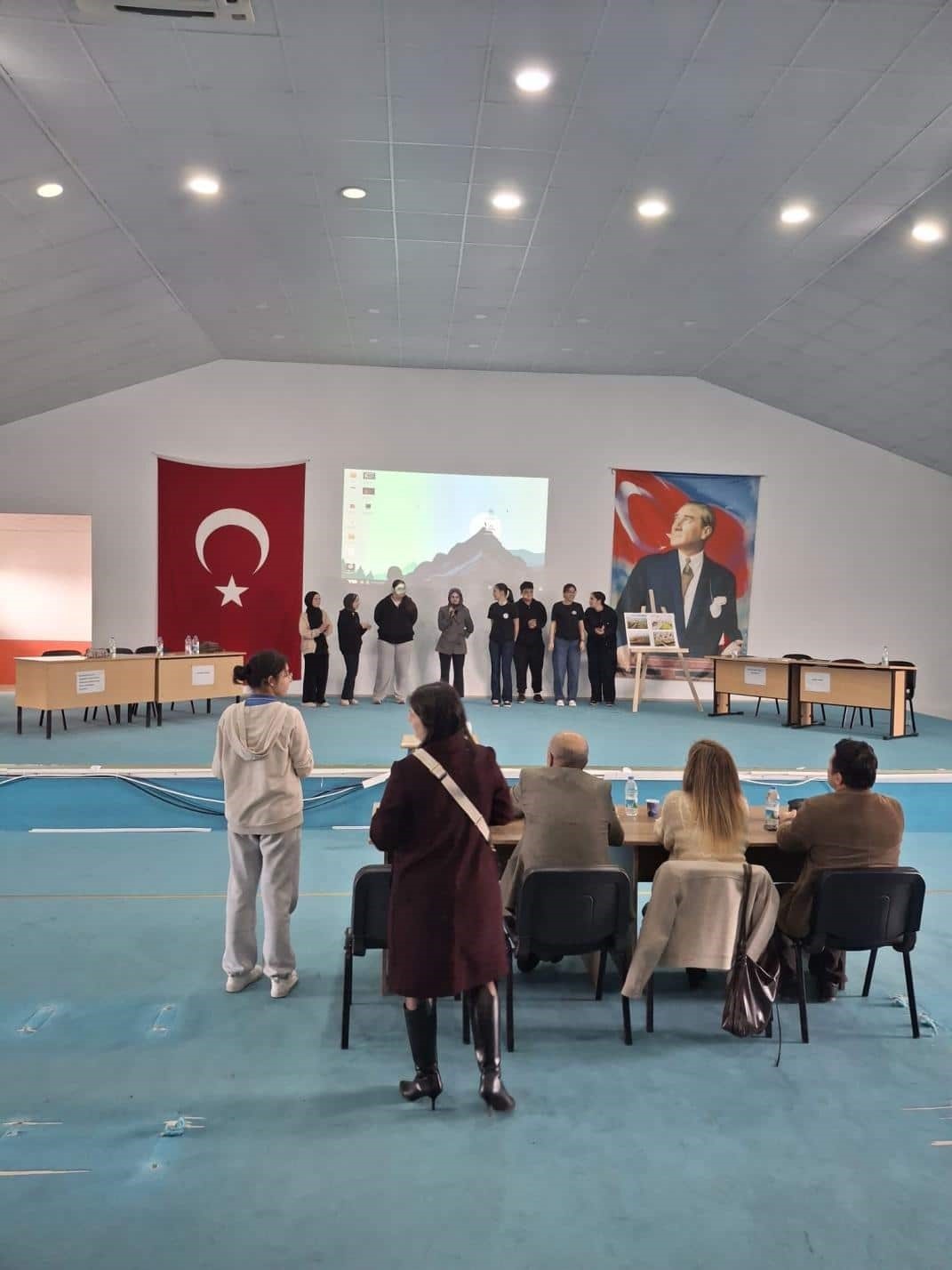 Burhaniye&rsquo;de iklim değişikliği konulu m&uuml;nazara yarışmaları sonu&ccedil;landı
