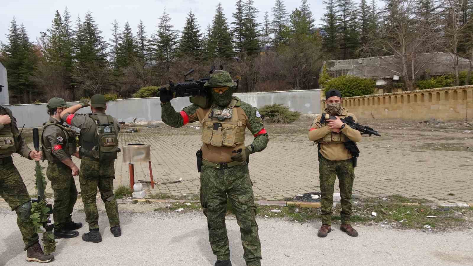 Yozgat&rsquo;ta 120&rsquo;den fazla oyuncunun katıldığı airsoft takımları savaş senaryolu etkinlikte buluştu
