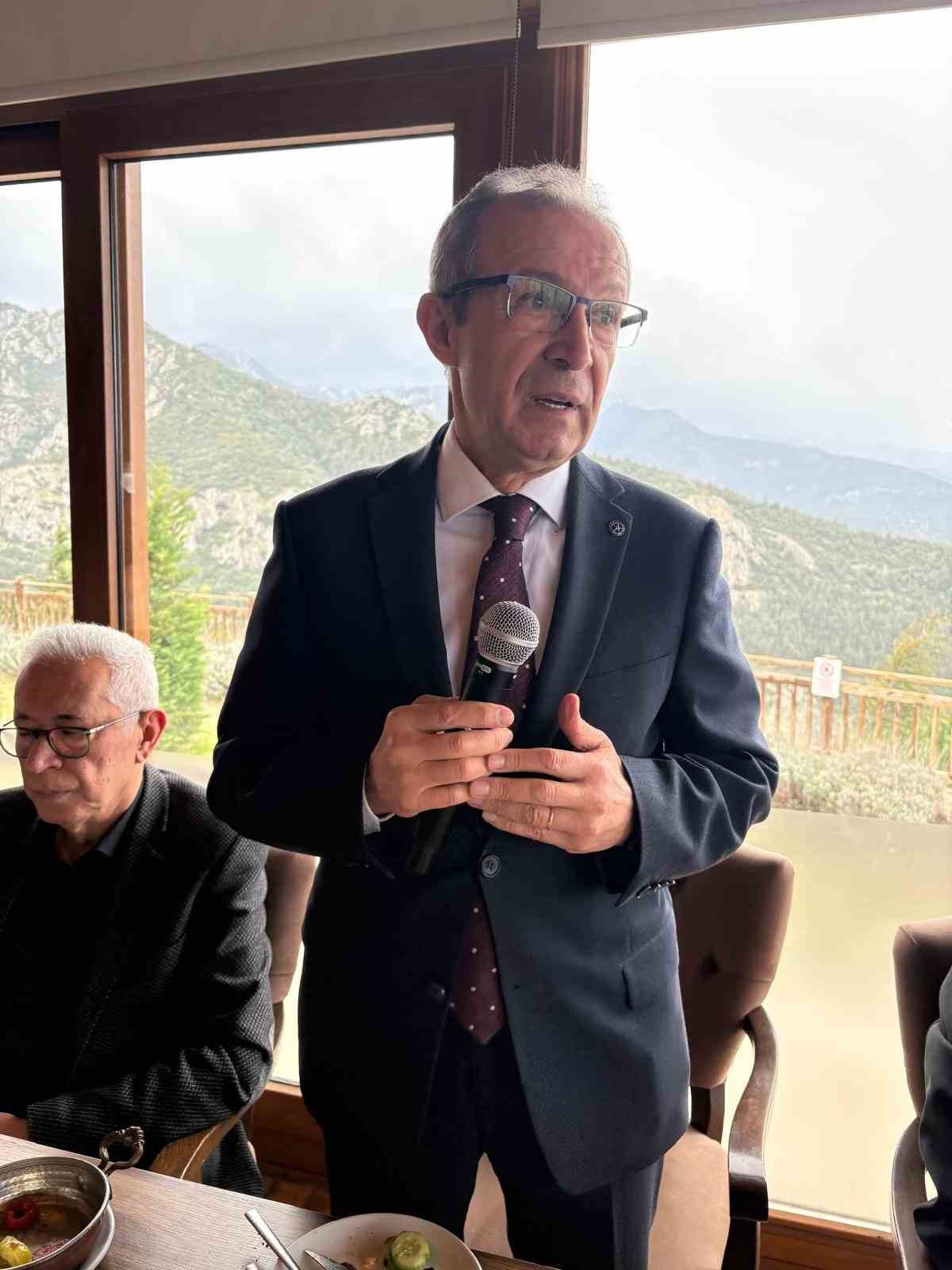 Denizli&rsquo;de futbolun geleceği masaya yatırıldı
