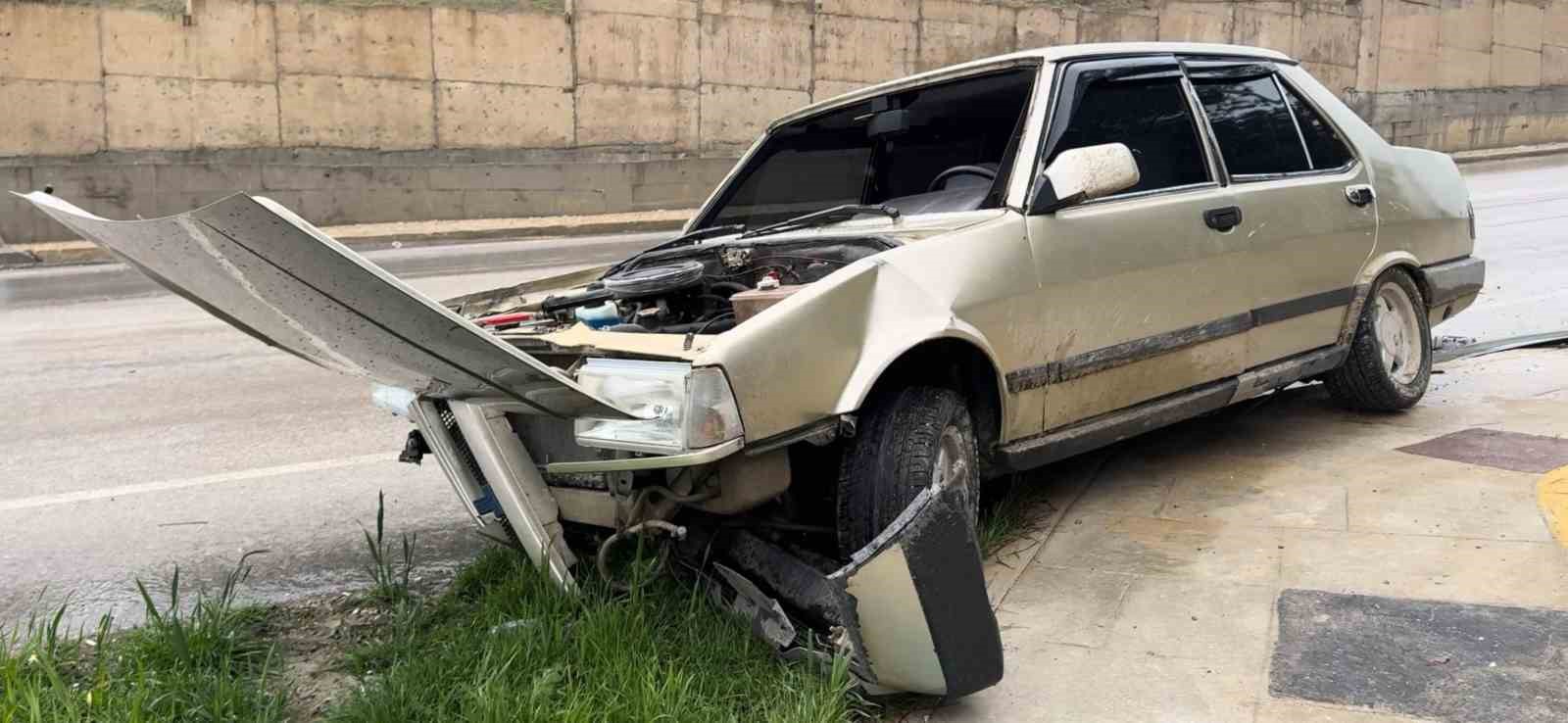 Kazada Tofaş ağır hasar g&ouml;rd&uuml;
