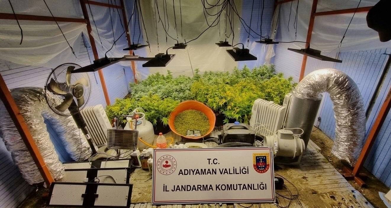 Jandarmadan uyuşturucu operasyonu: 1 g&ouml;zaltı
