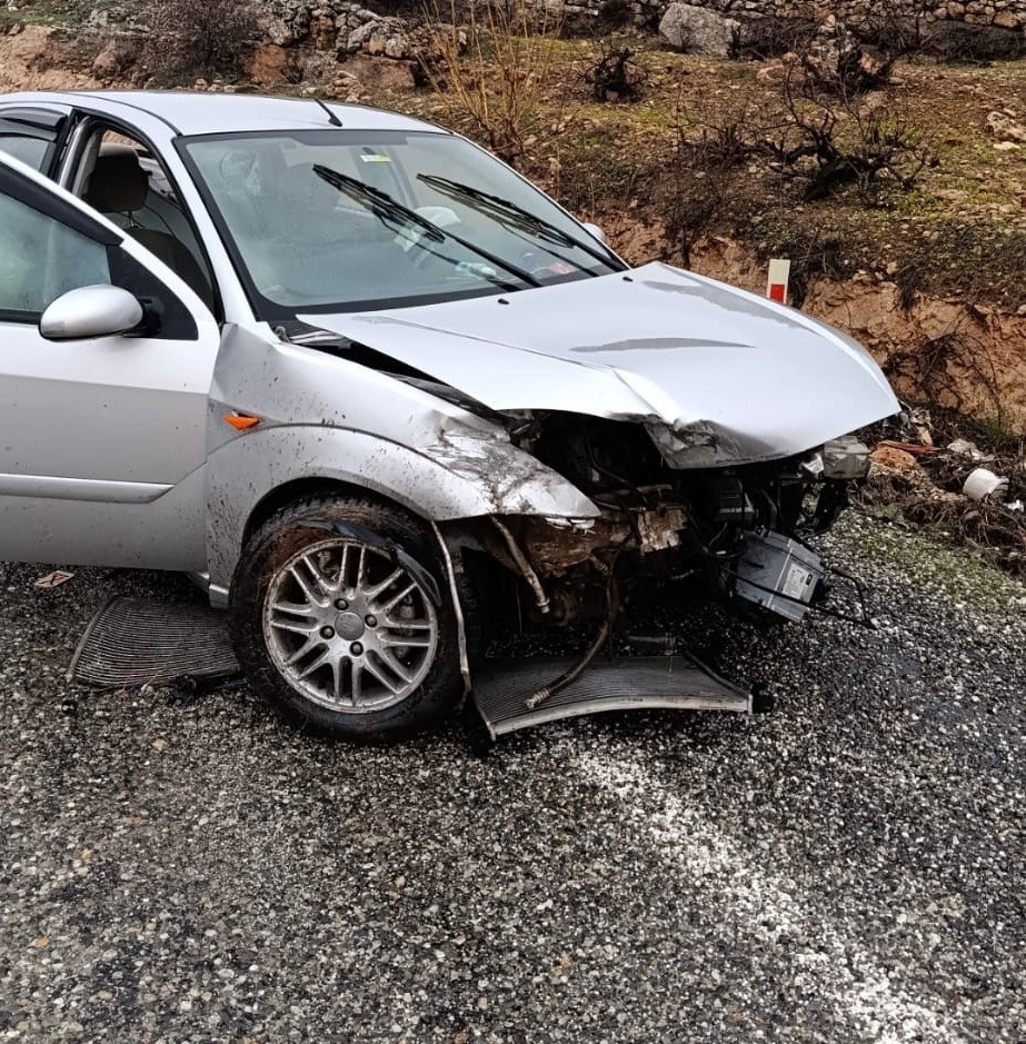 Batman’da otomobil yoldan çıktı: 1 yaralı