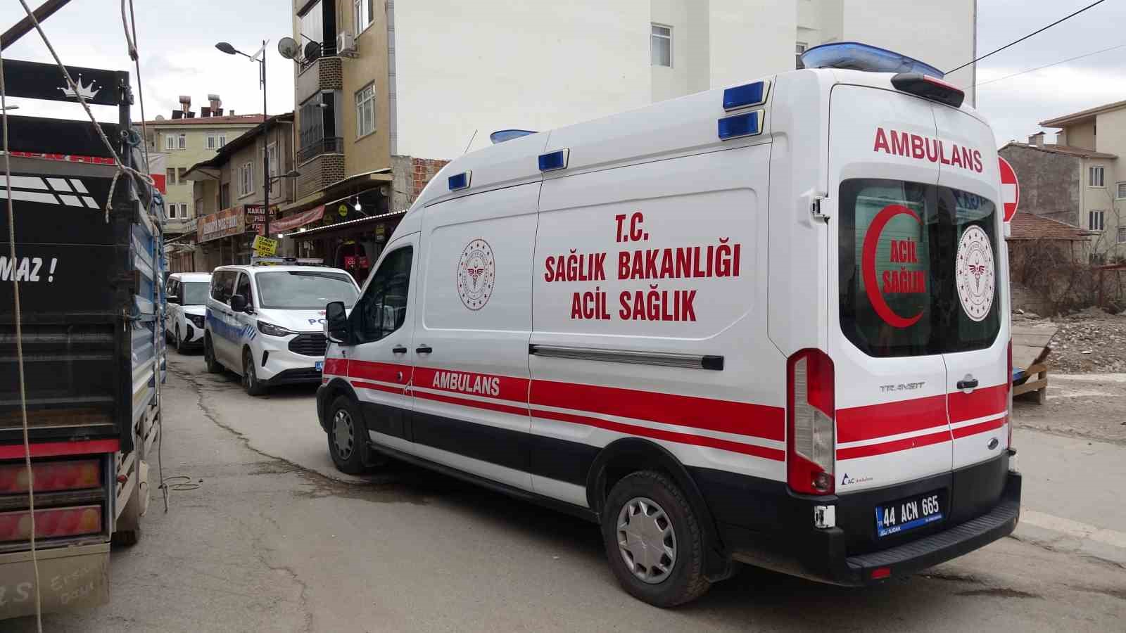 Malatya&rsquo;da 17 yaşındaki &ccedil;ocuk evde &ouml;l&uuml; bulundu
