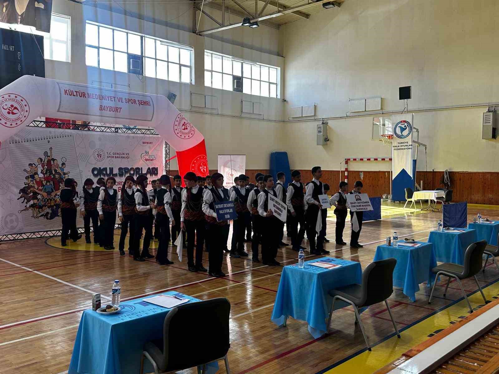 Bayburt Ortaokulu halk oyunlarında T&uuml;rkiye finallerine y&uuml;kseldi
