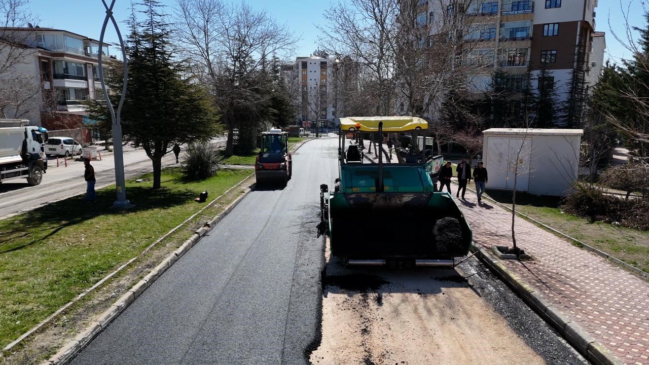 Elazığ’da ‘asfalt’ yılı başladı