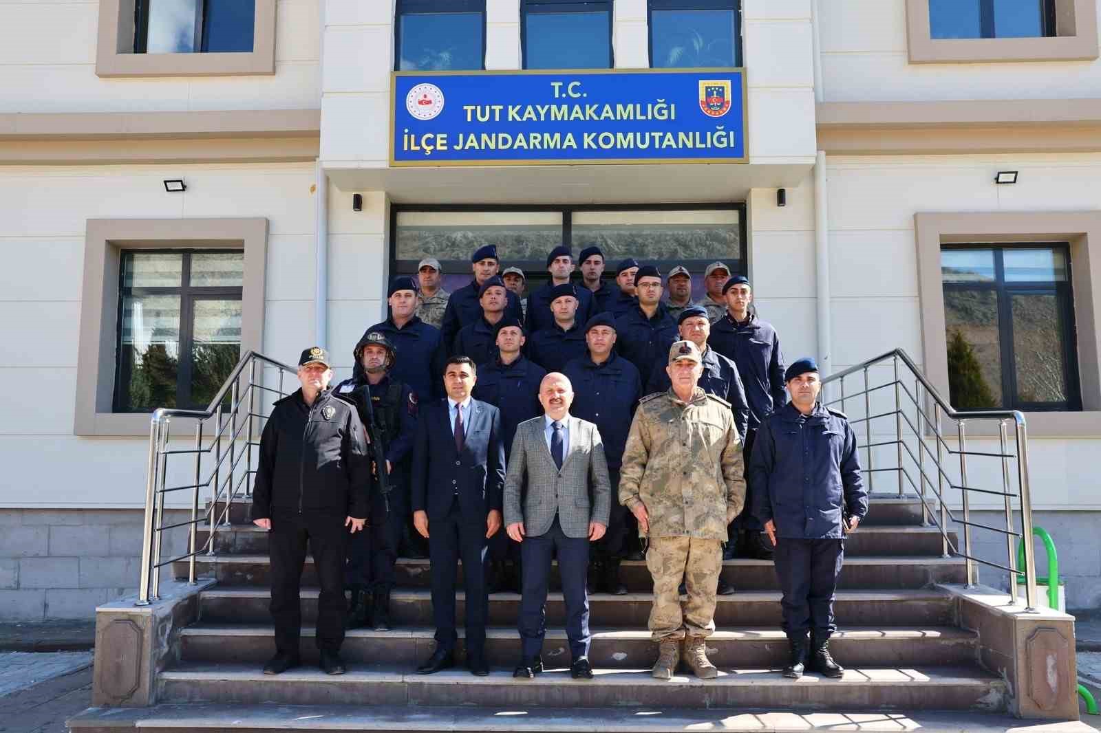 Tut jandarma komutanlığı yeni hizmet binası hizmete girdi