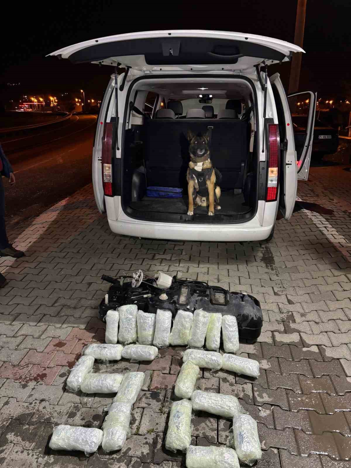 Siirt’te 9 kilo 700 gram esrar ele geçirildi
