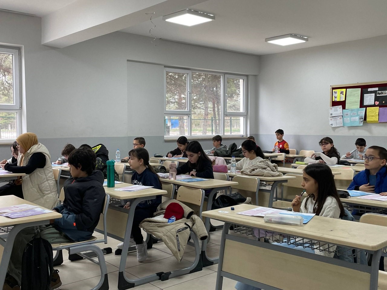 T&Uuml;GVA&rsquo;nın &rsquo;Kitap Kurdu&rsquo; sınavı Eskişehir&rsquo;de tamamlandı
