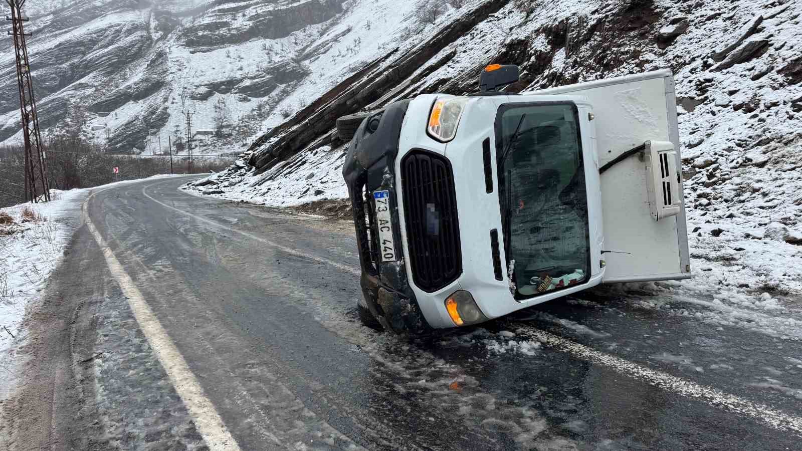Şırnak&rsquo;ta kamyonet devrildi: 1 yaralı
