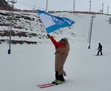 Palandöken’in zirvesinden ehram ve Erzurumspor bayrağı ile kaydı