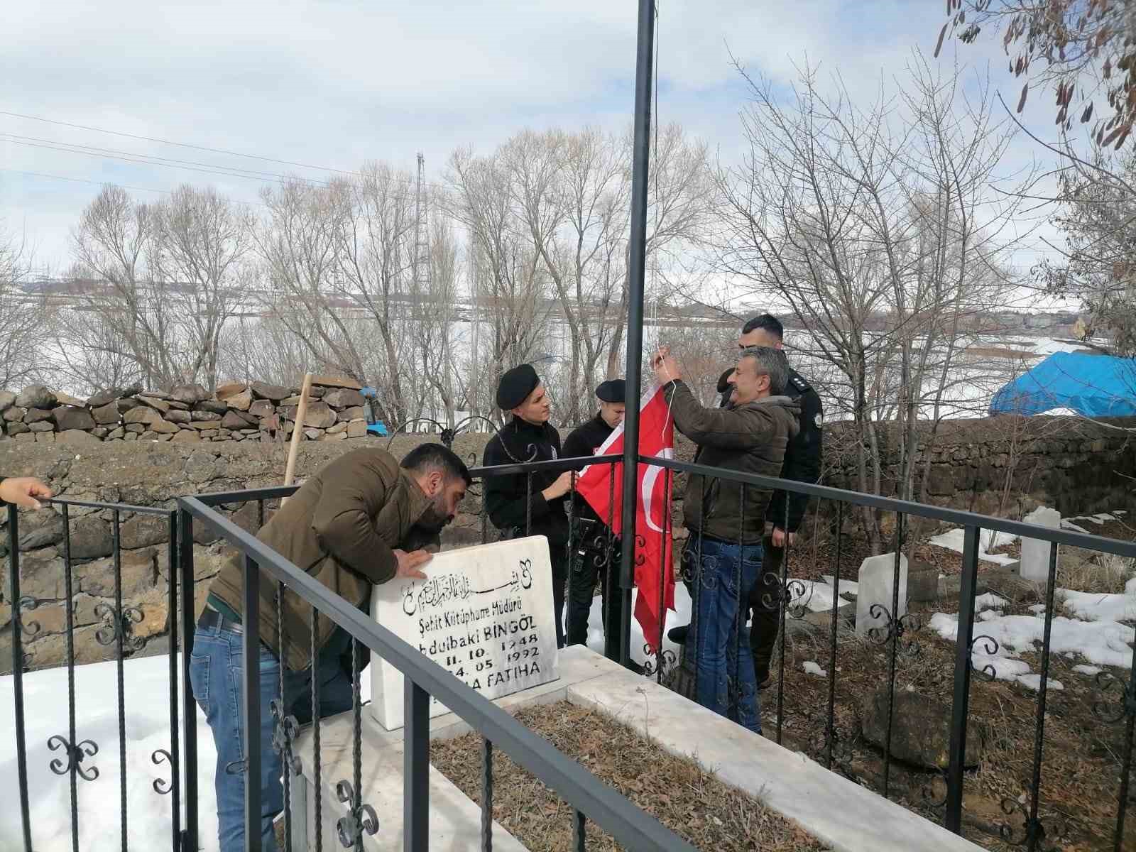 Kahraman şehitlerimizin aziz hatırasına sahip &ccedil;ıktılar
