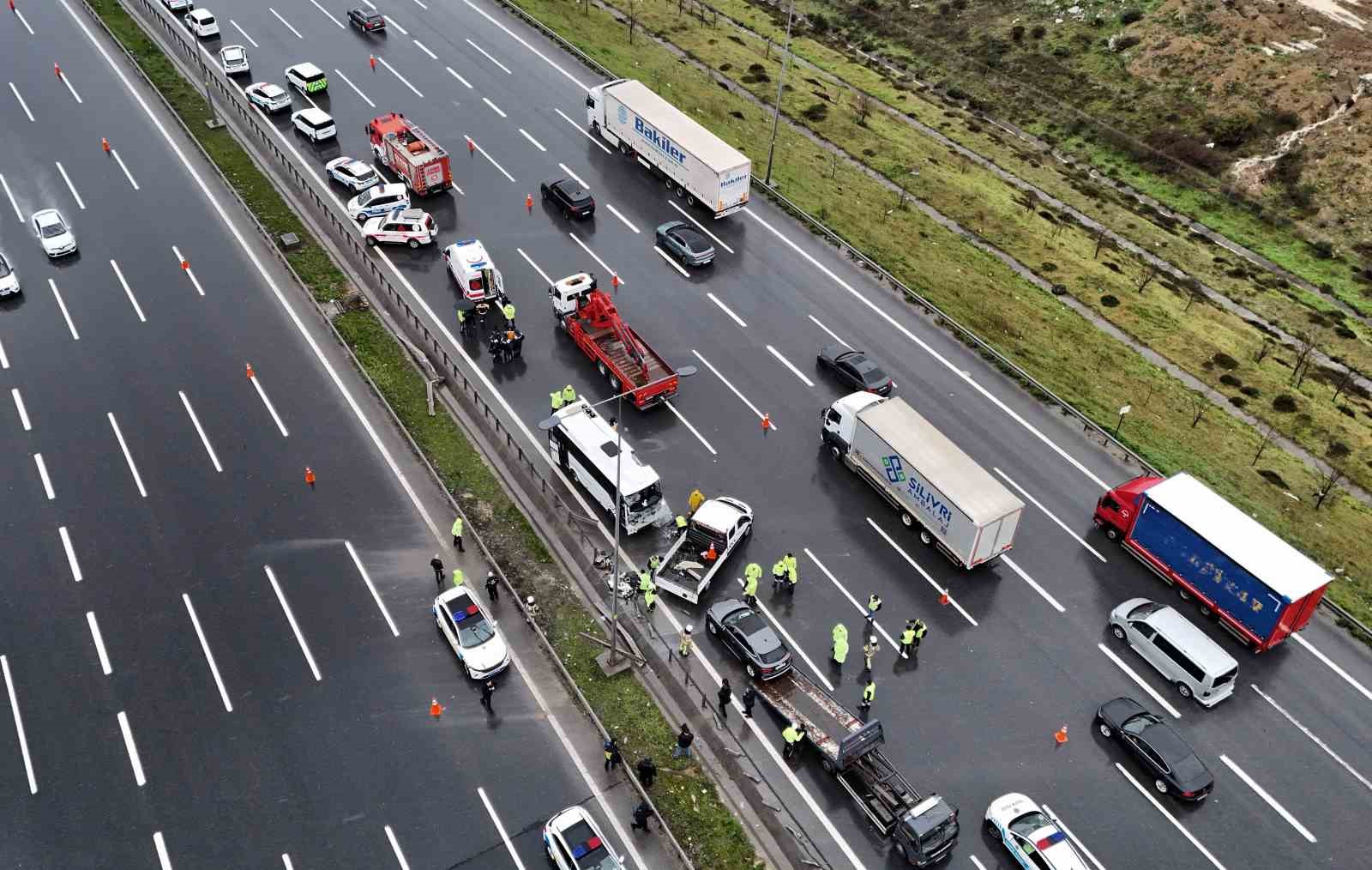 Kuzey Marmara Otoyolu&rsquo;nda 1 polisin şehit olduğu kaza yeri havadan g&ouml;r&uuml;nt&uuml;lendi
