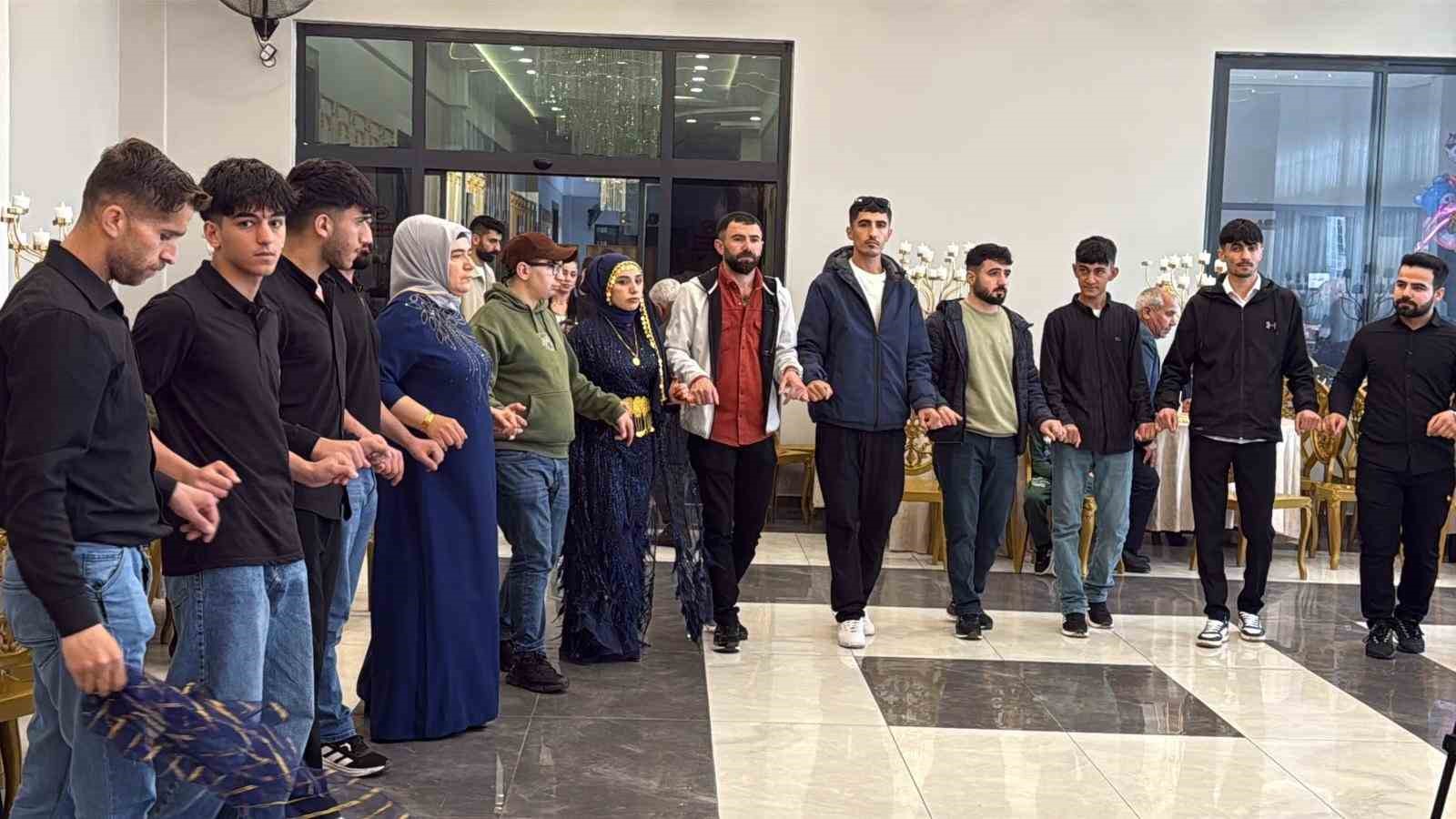 Diyarbakır&rsquo;da d&uuml;ğ&uuml;n sezonu a&ccedil;ıldı, salonlar doldu
