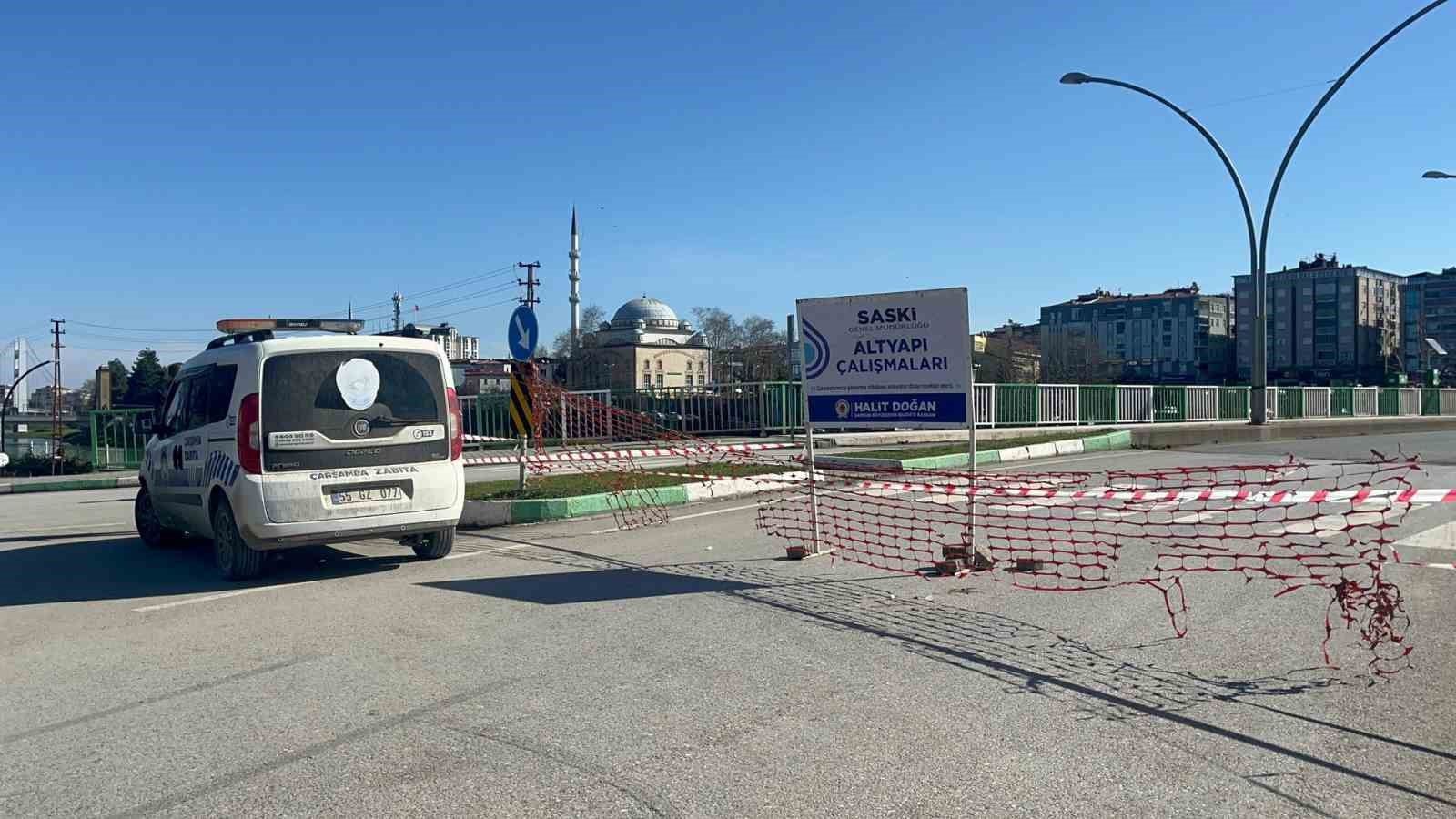 Çarşamba Ali Fuat Başgil Köprüsü trafiğe kapatıldı