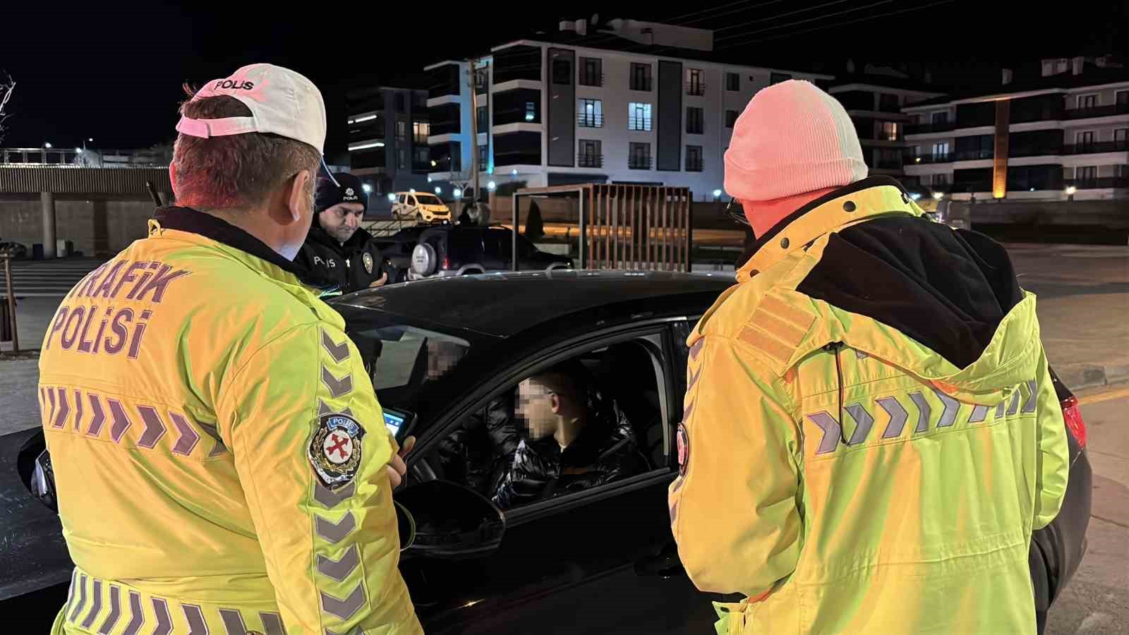 Bolu’da kurallara uymayan bin 523 sürücüye ceza