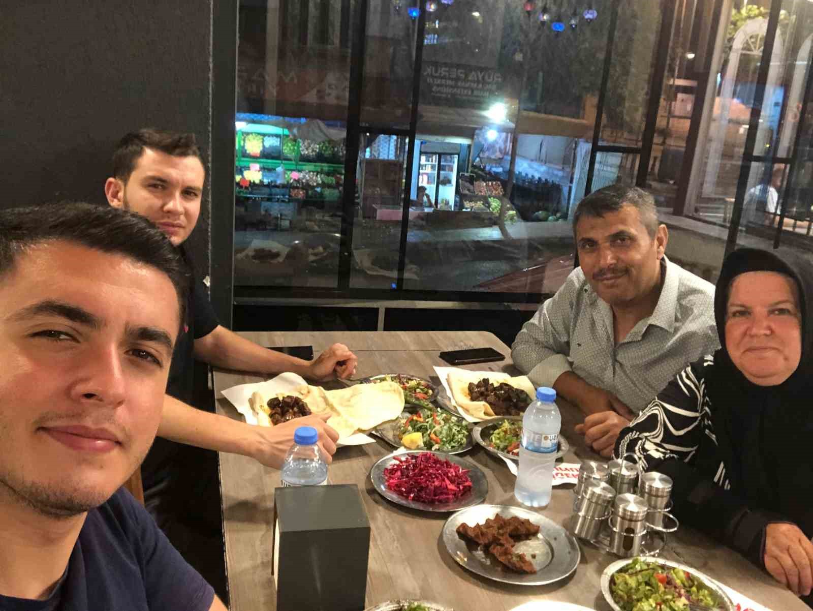 Gaziantep’te azimle çalışan anne 4 çocuğunu meslek sahibi yaptı