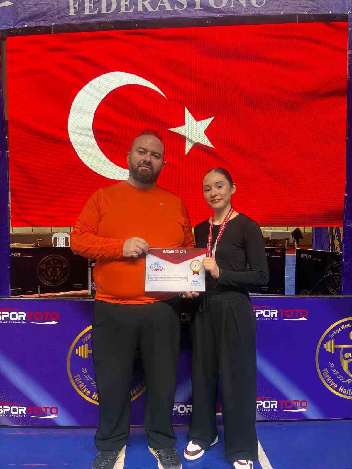 Bilecikli sporcu Türkiye ikincisi oldu