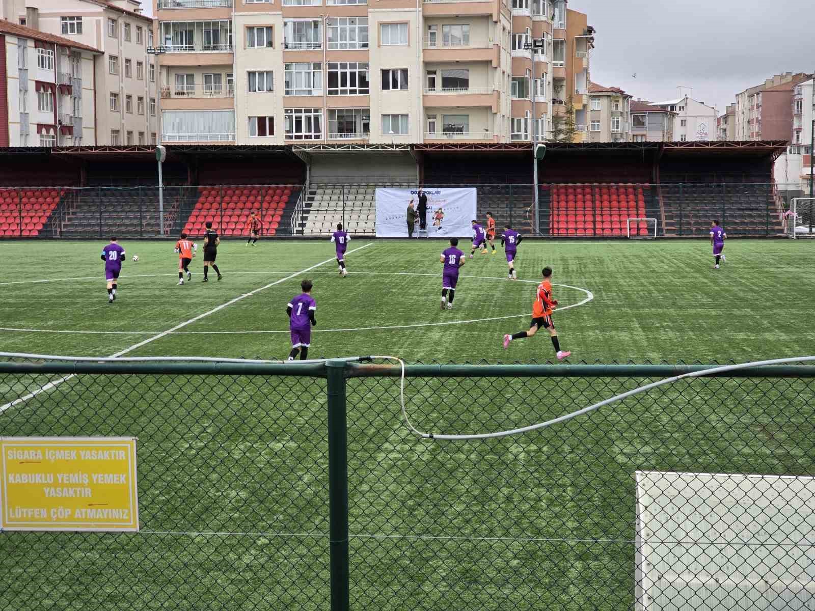 Okul sporları futbol gen&ccedil;ler grup yarışmaları 288 sporcunun katılımıyla Yozgat&rsquo;ta başladı
