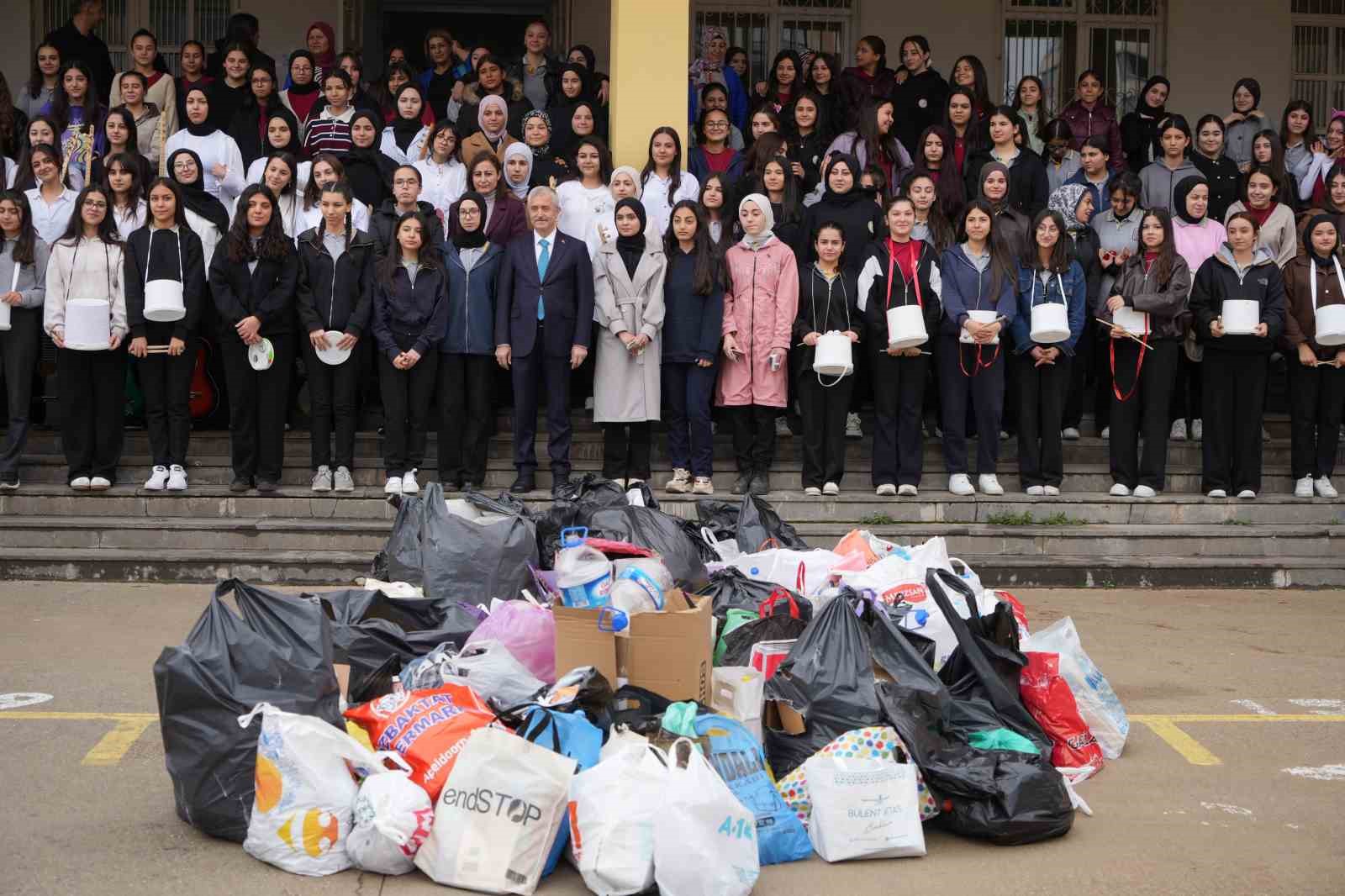 Şahinbey&rsquo;de &ouml;rnek etkinlik: Atıklar sanata d&ouml;n&uuml;şt&uuml;
