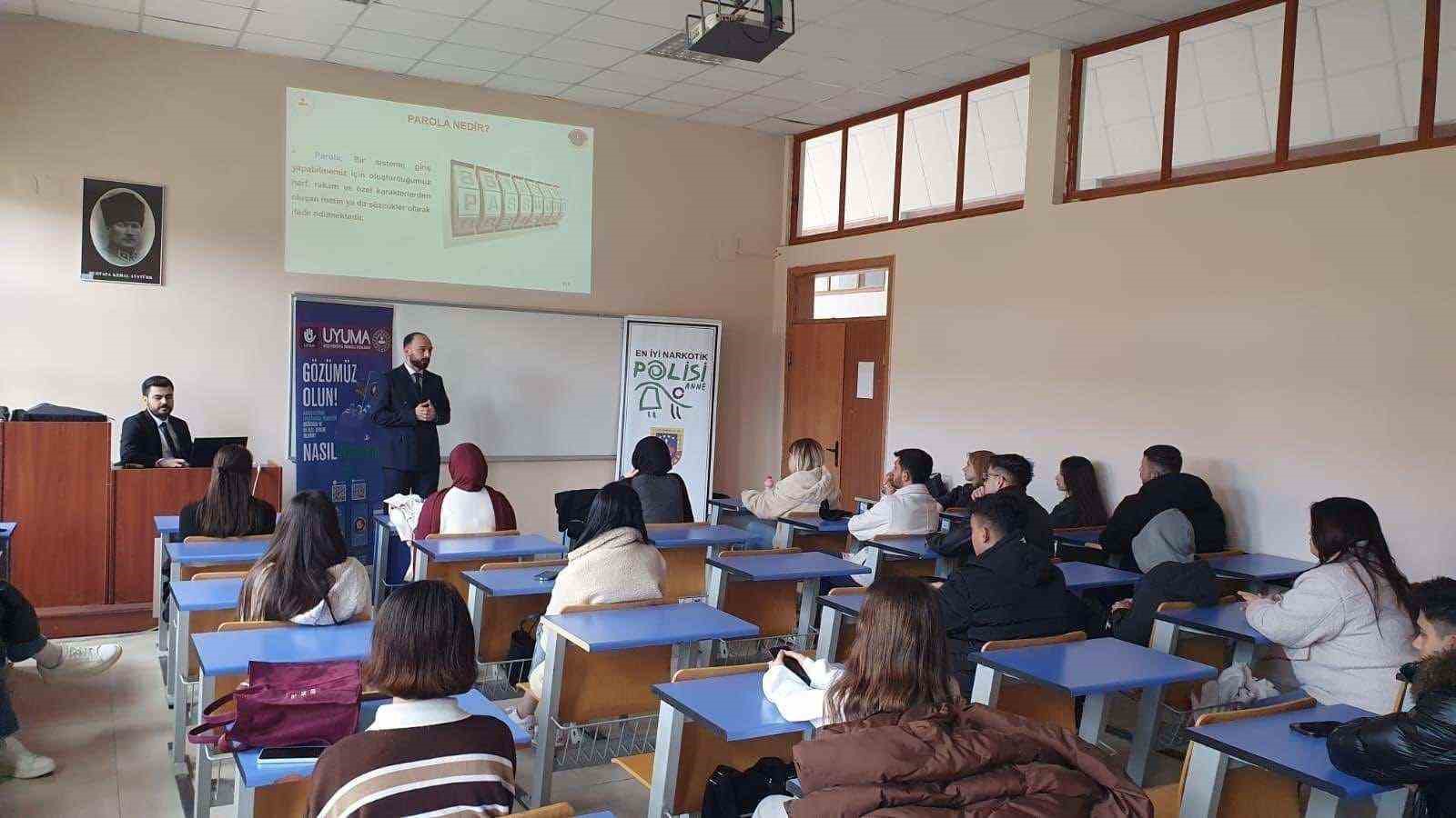 Jandarmadan madde bağımlılığı ile m&uuml;cadele semineri
